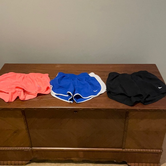 3 pairs of Nike shorts - Picture 1 of 7